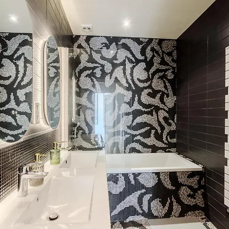 דירה Mikestay Chic Saint Honore For 6 Guests *
